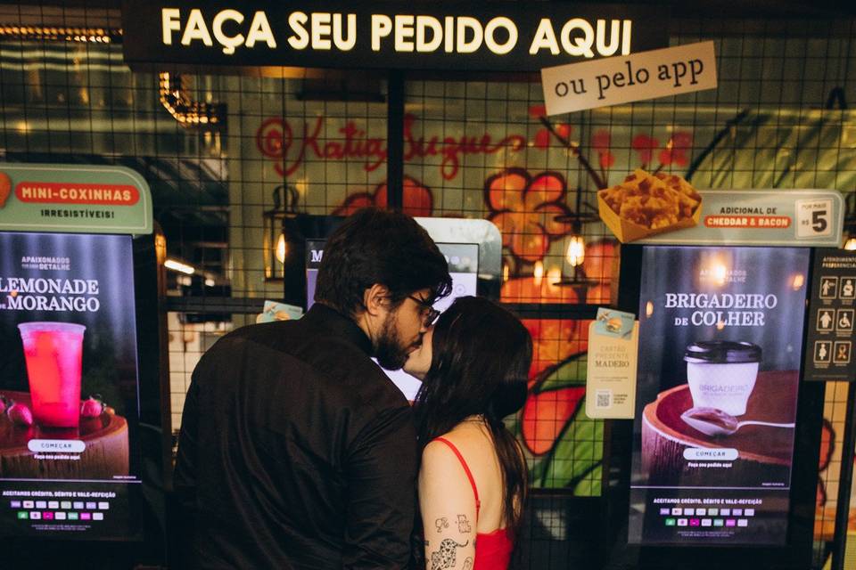 R & A prévia romântica