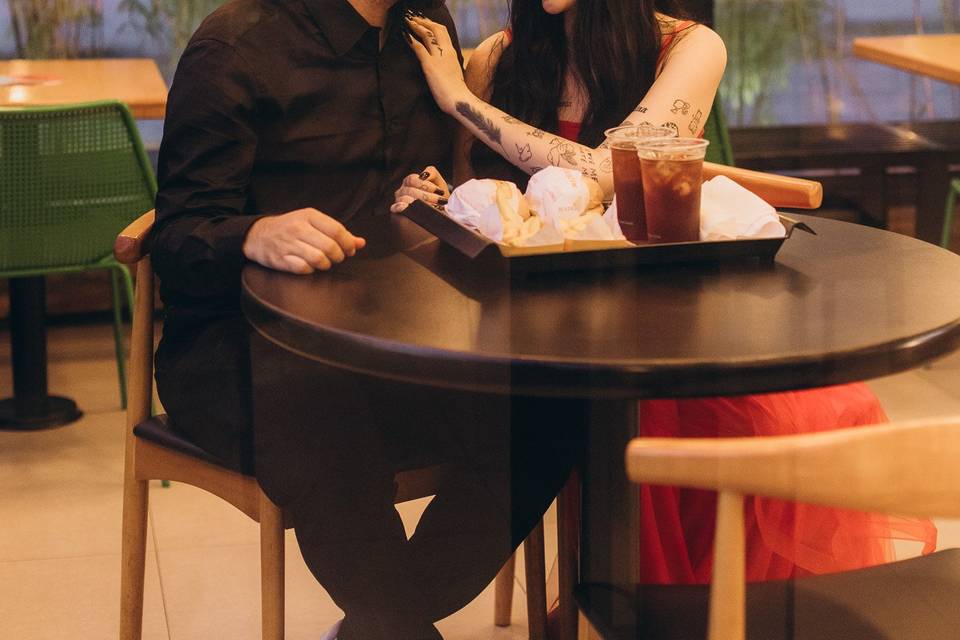 R & A prévia romântica