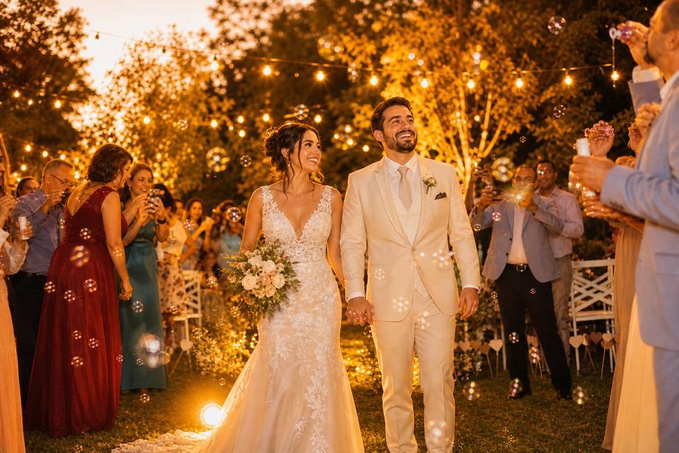 Casal caminhando