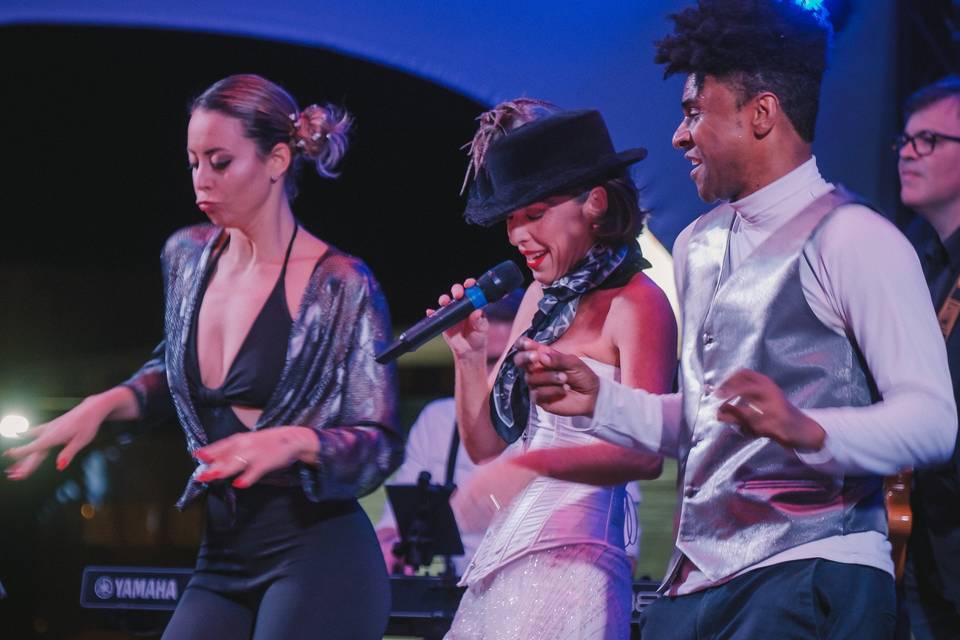Show com bailarinos