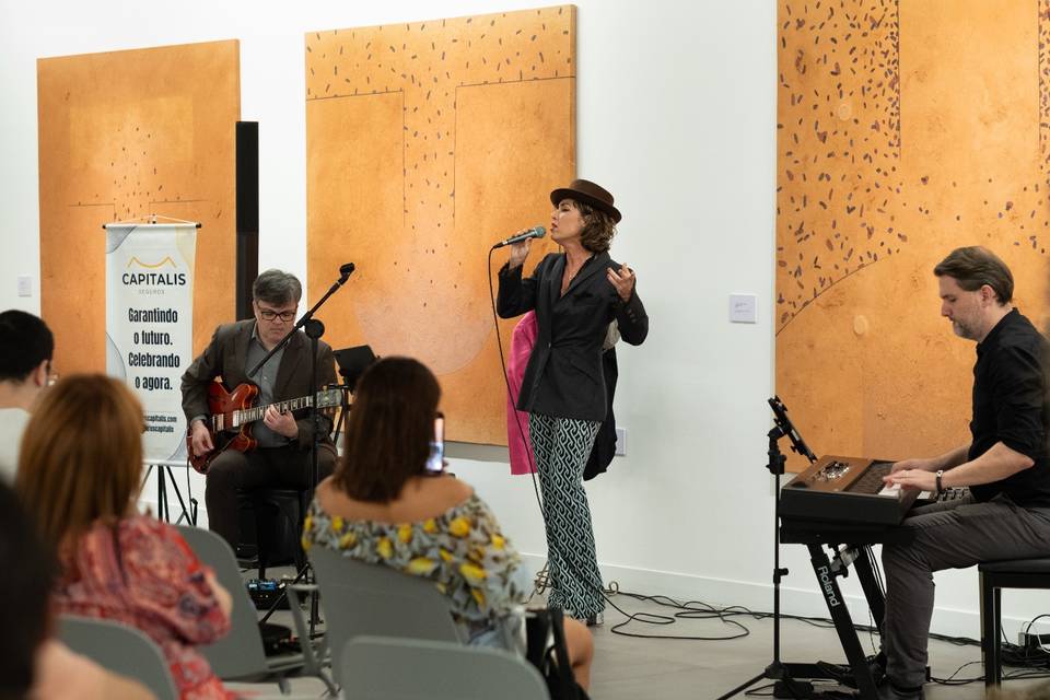 Show em trio  galeria de arte