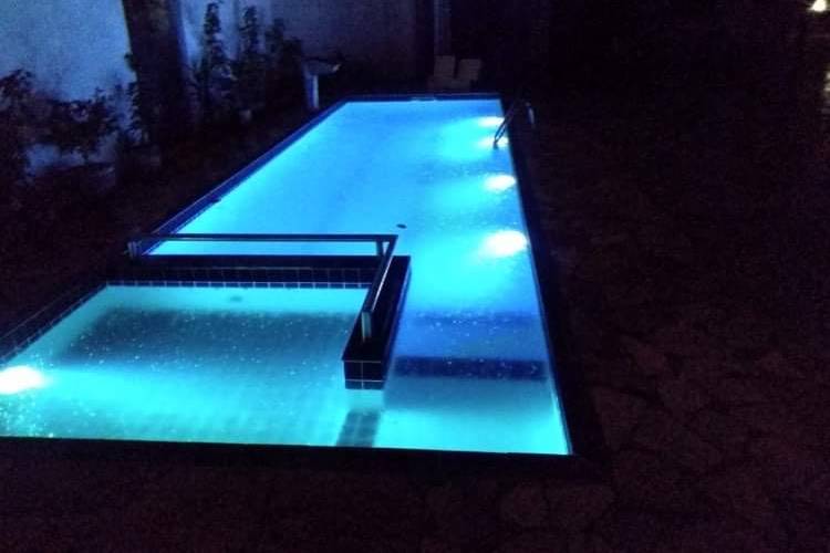 Luzes na piscina