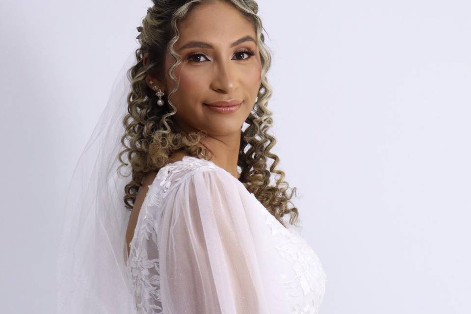 Daiane Helena Makeup 