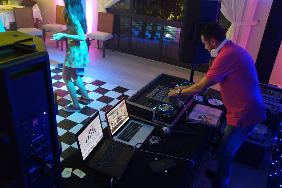 DJ com Pickup Profissional