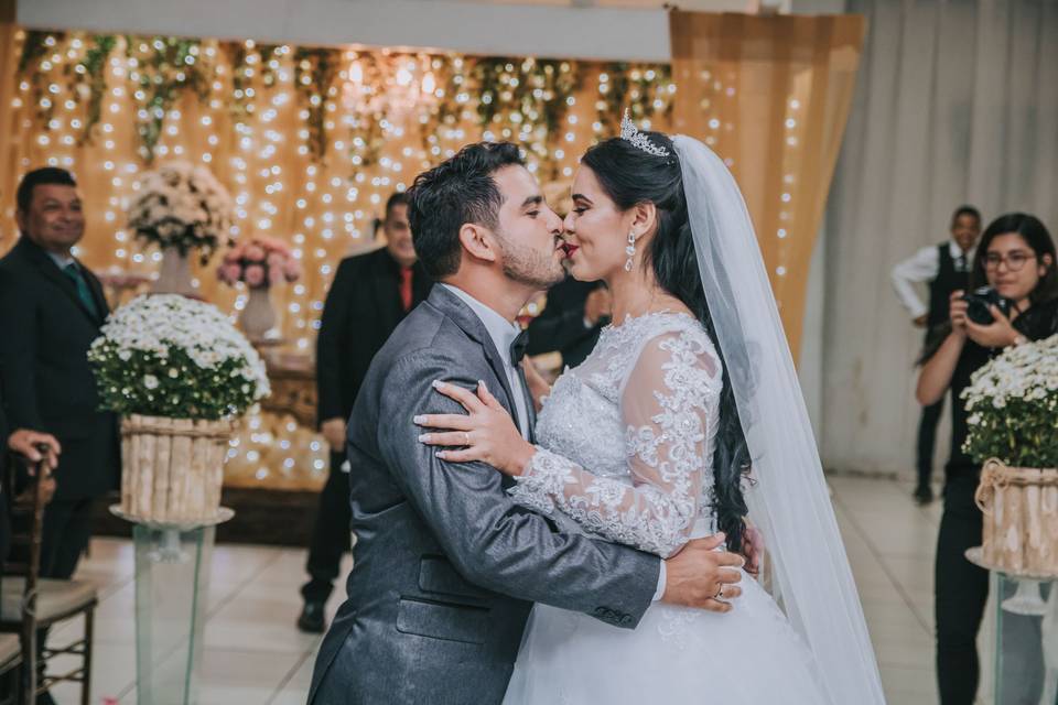 Primeiro beijo oficial casados