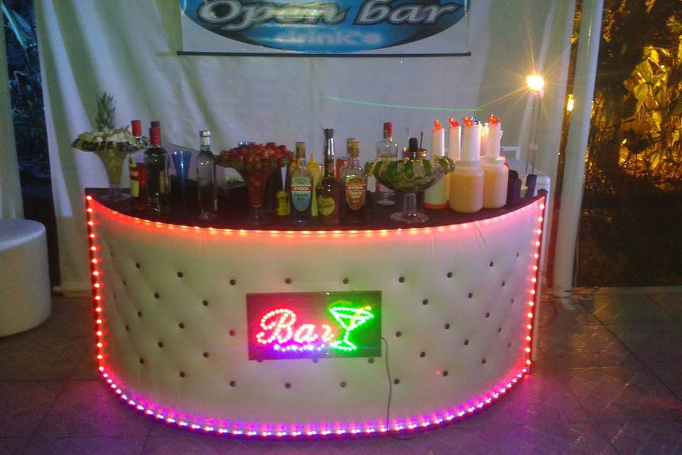 Open bar iluminado