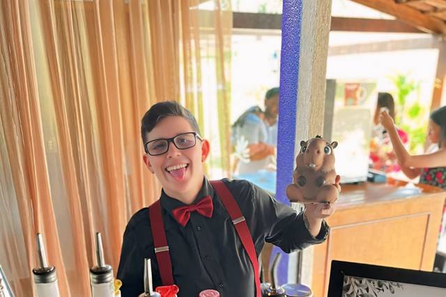 O mascotinho vai e o drink tb!