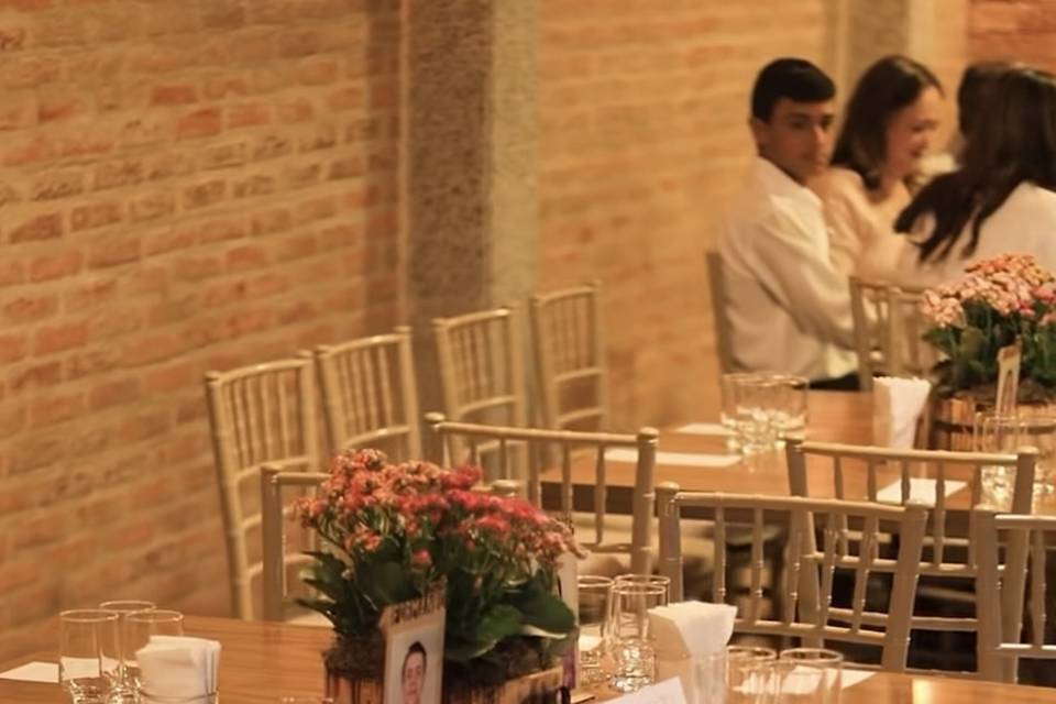 Mesa para convidados.