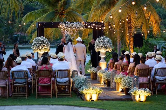 Cerimônia de dia ao ar livre