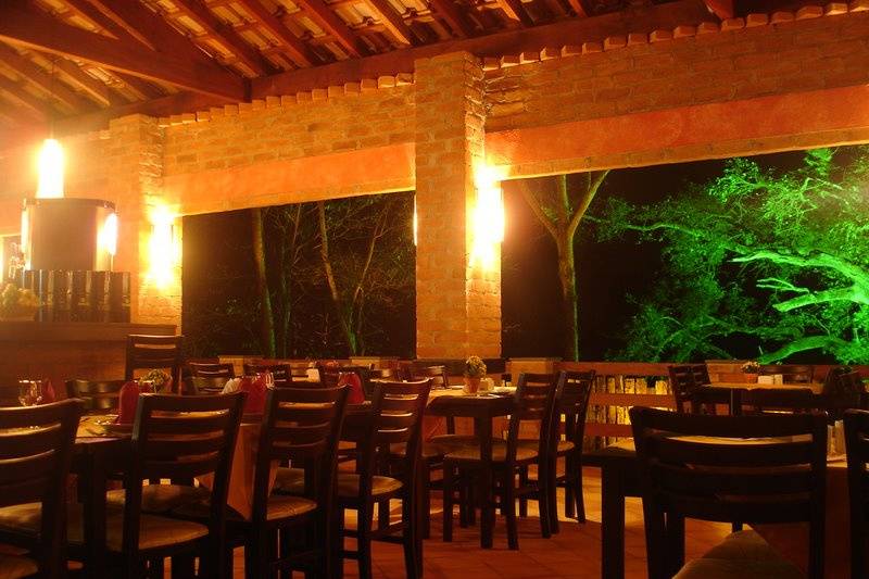 Restaurante (ilum. noturna)