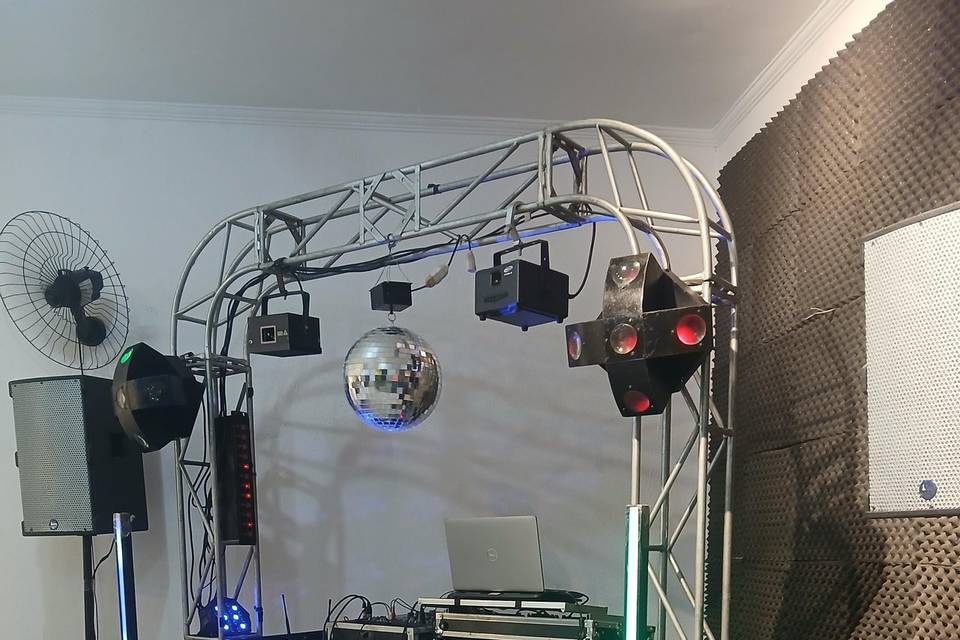 Estrutura Dj e cabine e luzes