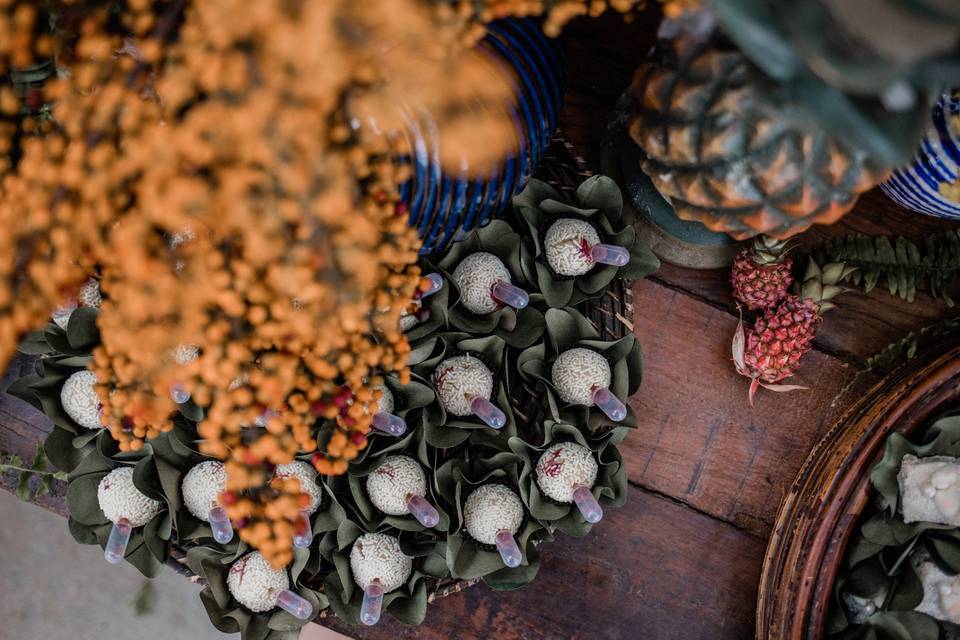 Limão siciliano e frutas verme