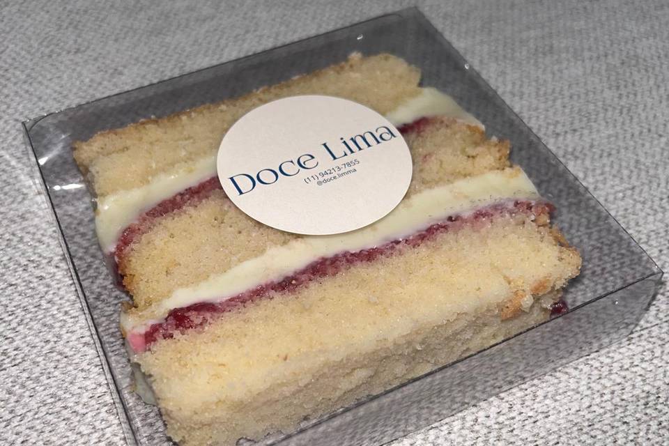 Slice cake ninho com morango