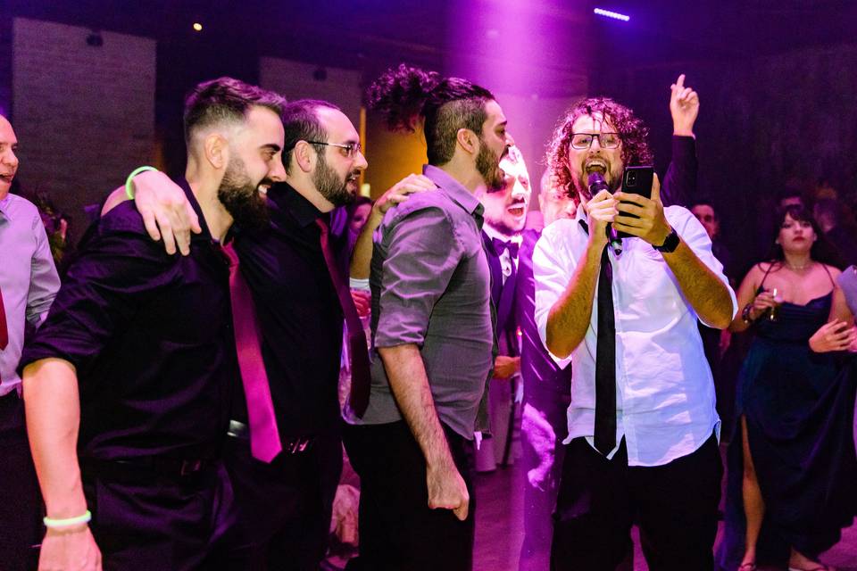 Alessandro com os convidados