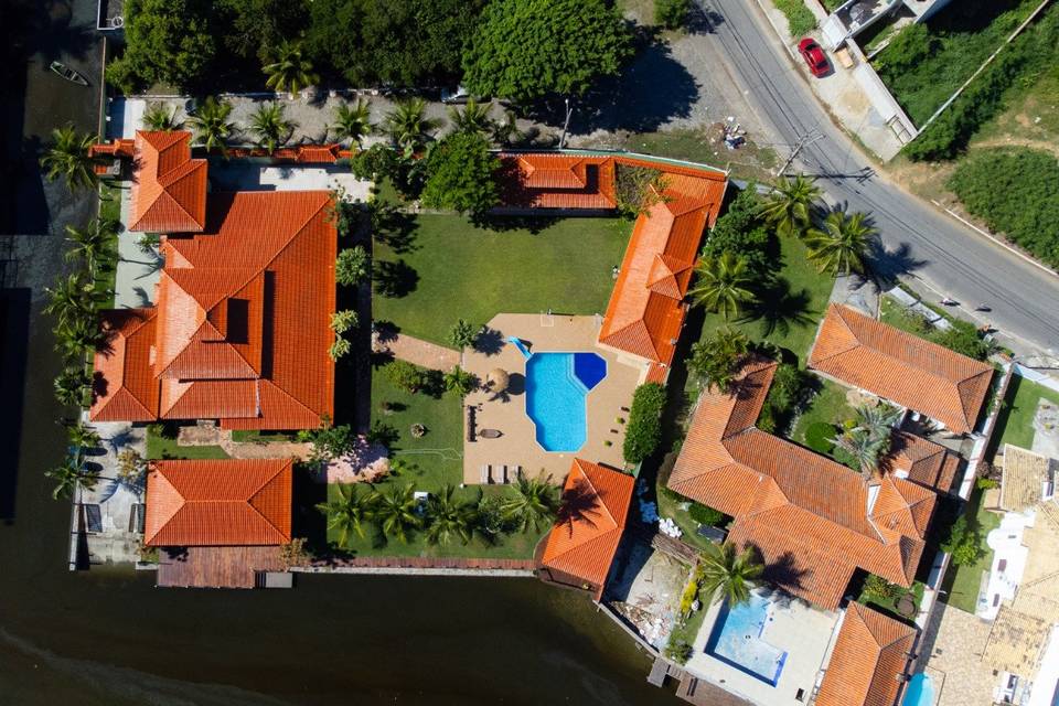 Casa com amplo jardim