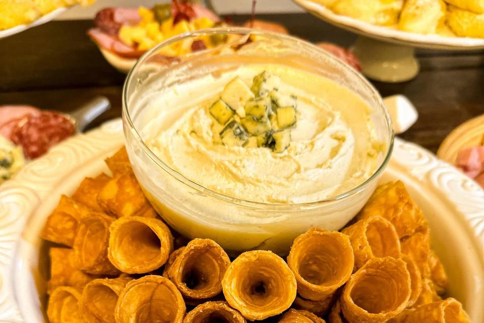 Cones com patê de gorgonzola