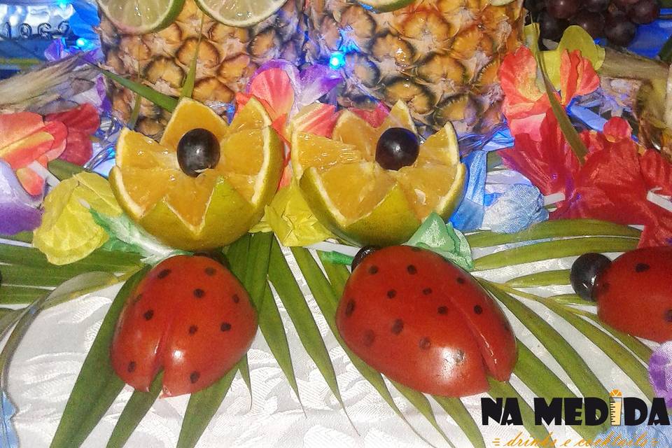 Esculturas em frutas