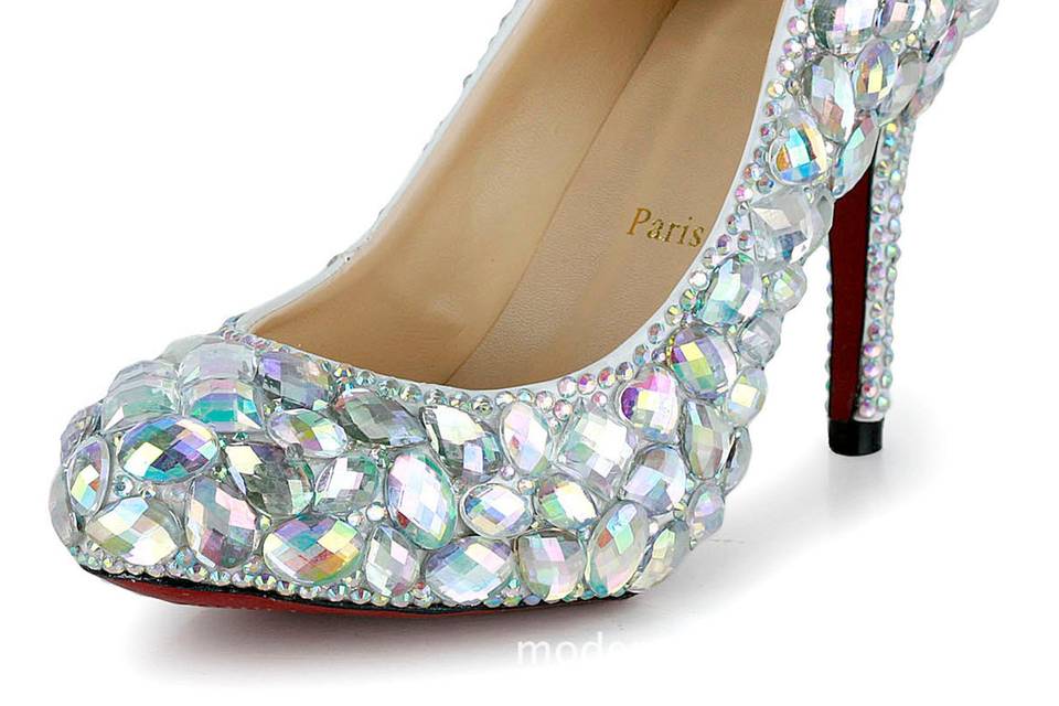 Sapatos em perolas e strass