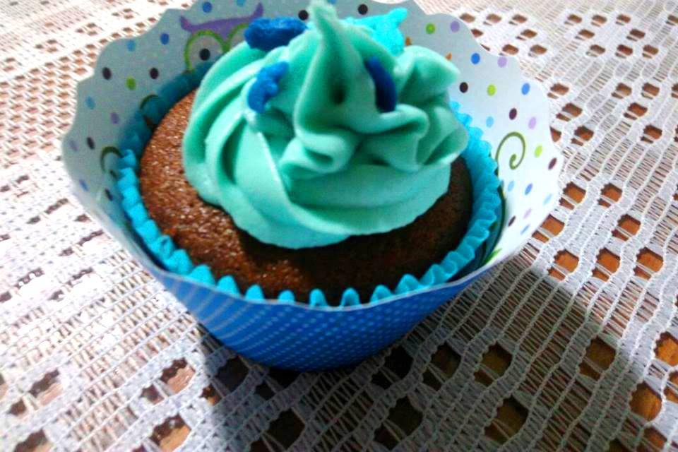 Cupcake choco c/ mousse limão