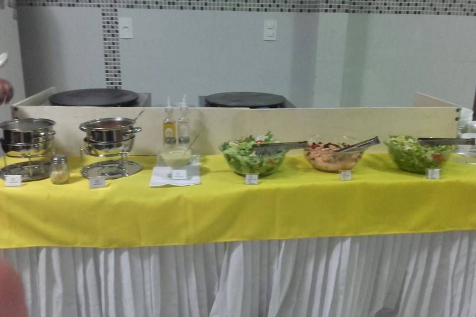 Crepes com saladas