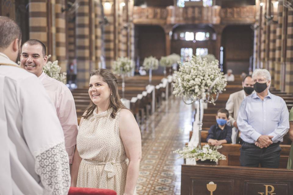 Casal no altar