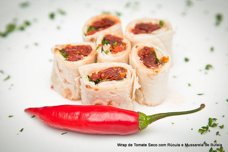 Wrap de tomate seco com búfala