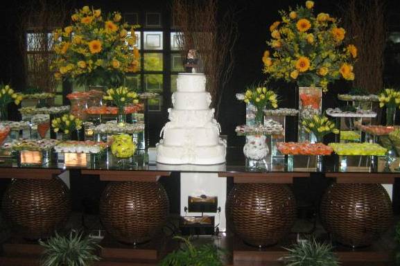 Doces e bolo de casamento