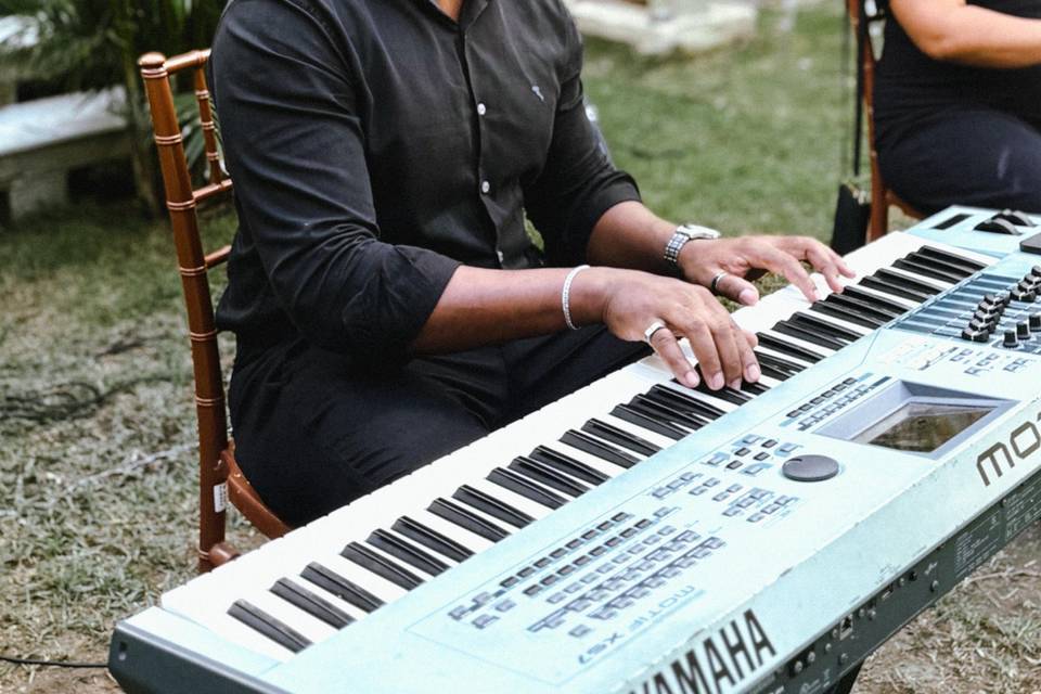 Dupla Teclado e Violino