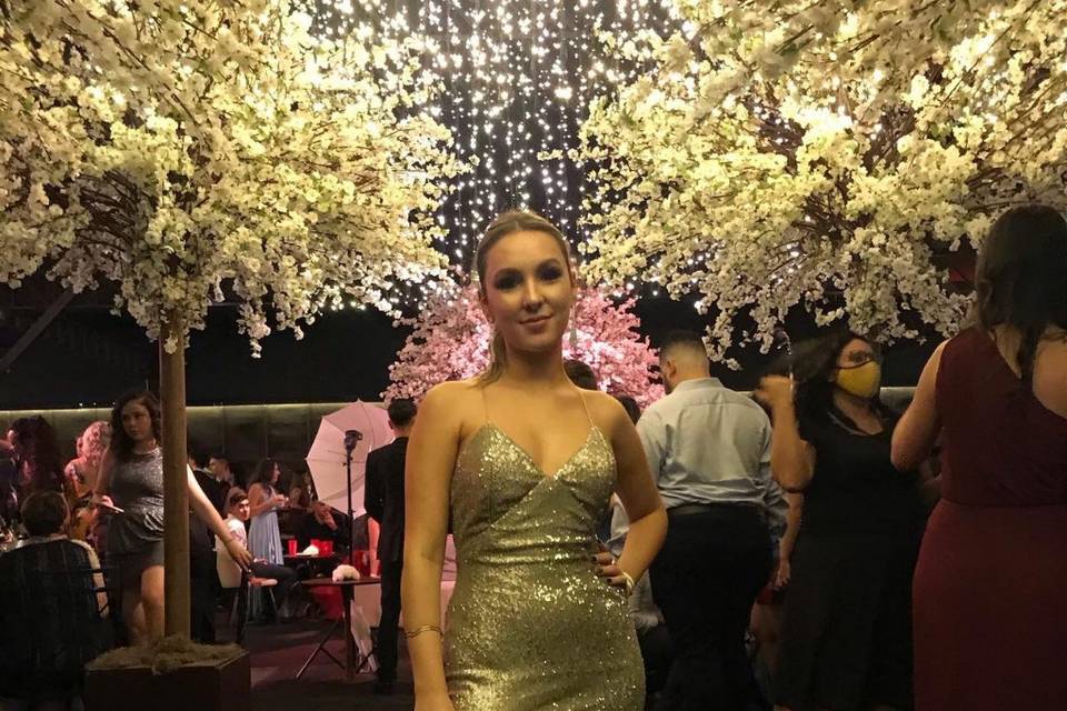 Vestido em lantejoulas importa