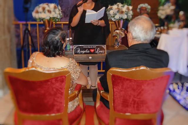 Ouro = 50 anos de felicidade.