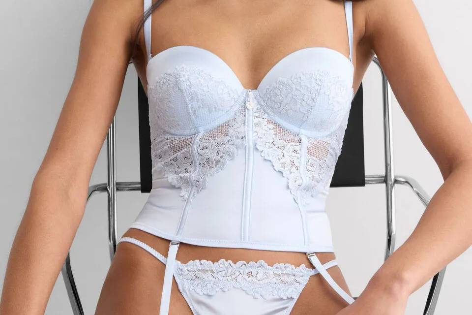 Cropped seda com renda
