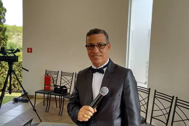 Celebrante Eneas Rachid