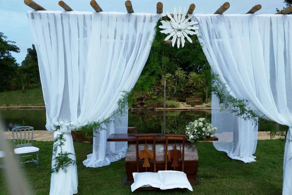 Casamento no em frente ao lago