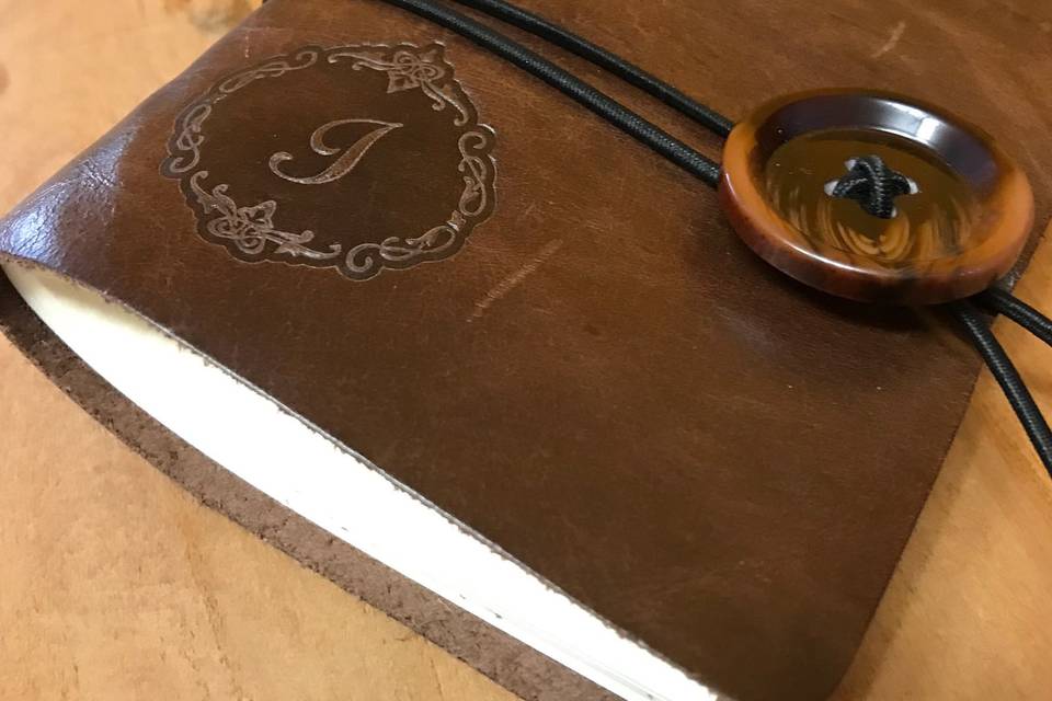 Caderno em couro
