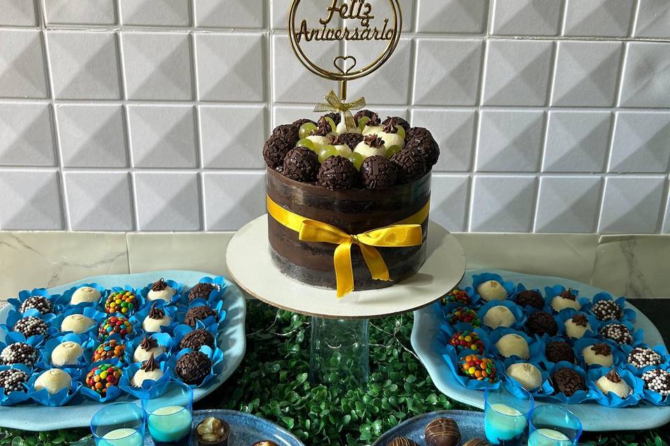 Kit doces e bolo