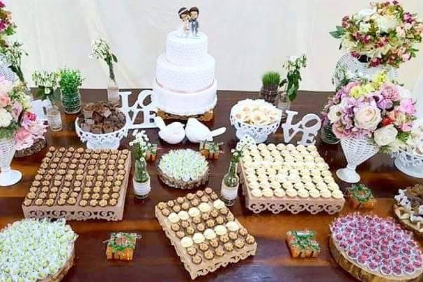 Mesa de doces de casamento.