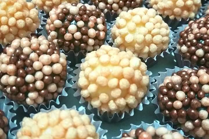 Brigadeiros com cereal baal.