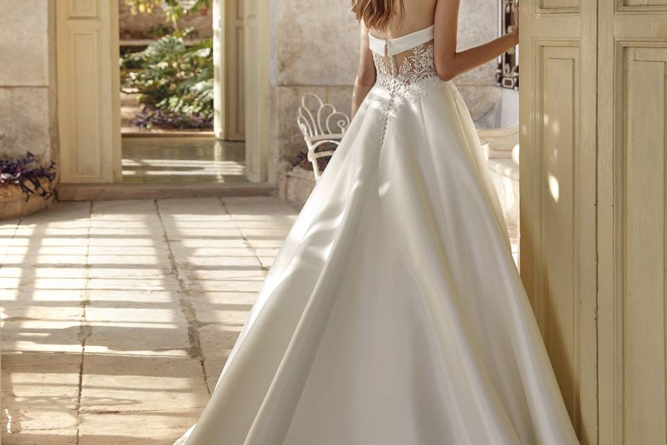 Nicole Milano Templo Fashion
