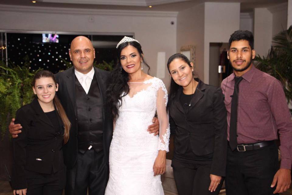 Casal super elegante