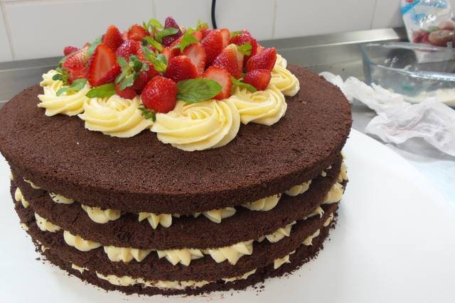 Naked cake