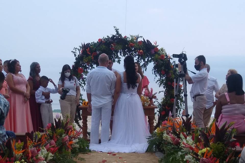 Casamento tropical em Maresias