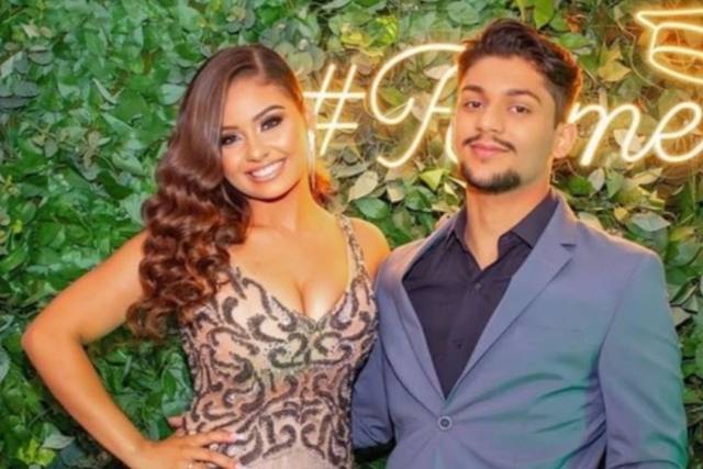 Formatura cinza médio