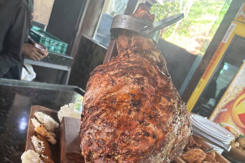 Pernil defumado inteiro