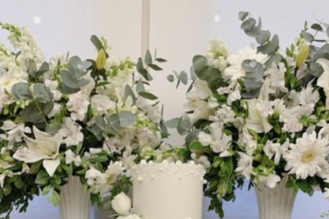 Bolo mix de pérolas e flores