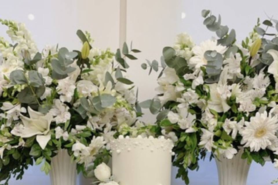 Bolo mix de pérolas e flores