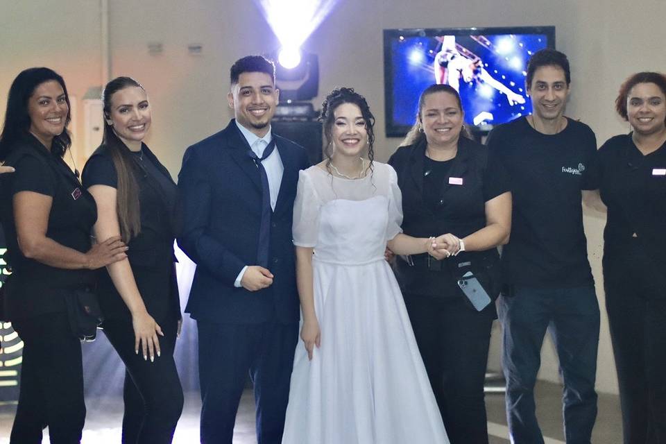 Com noivos Gustavo e Elimara