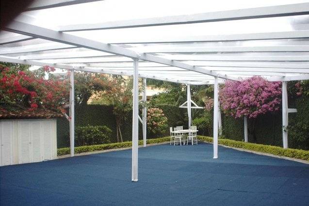 Tablado sob. piscina