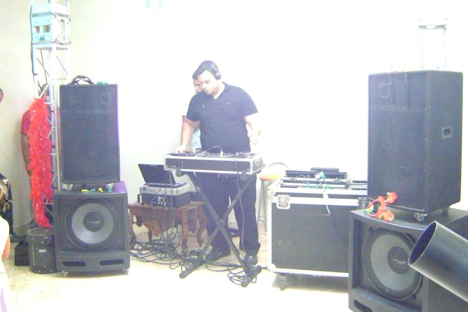 DJ Mamá (Mixando)