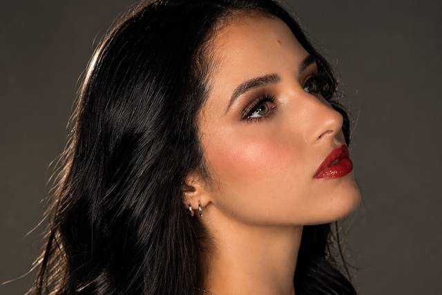 Gabriela Cabral Makeup