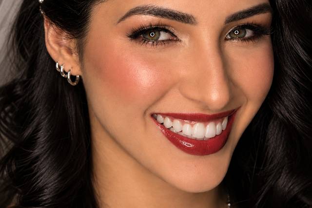 Gabriela Cabral Makeup